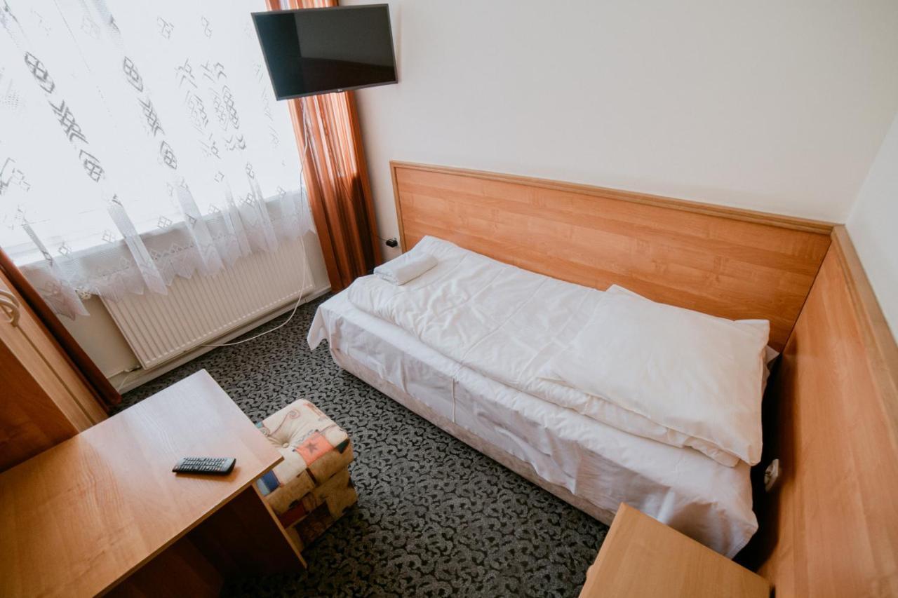 Hotel Domino Niemodlin المظهر الخارجي الصورة