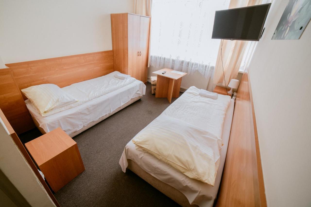 Hotel Domino Niemodlin المظهر الخارجي الصورة